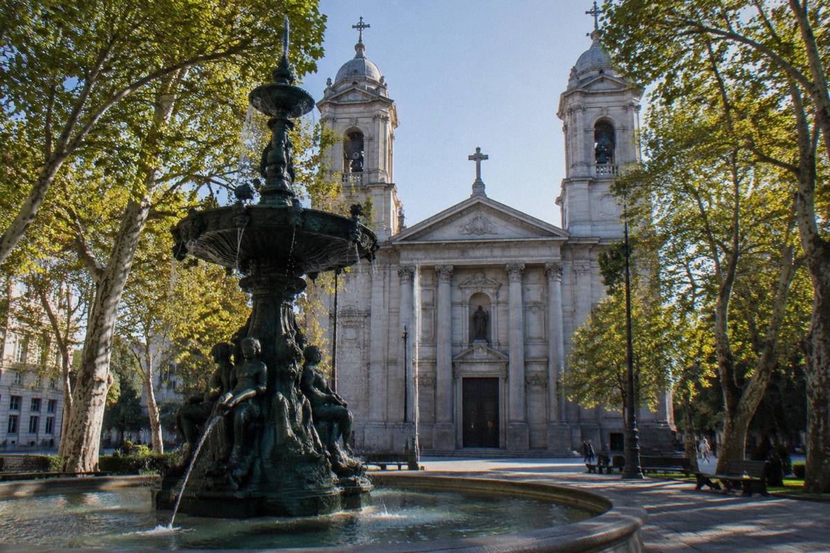 The fountain in Plaza Matriz